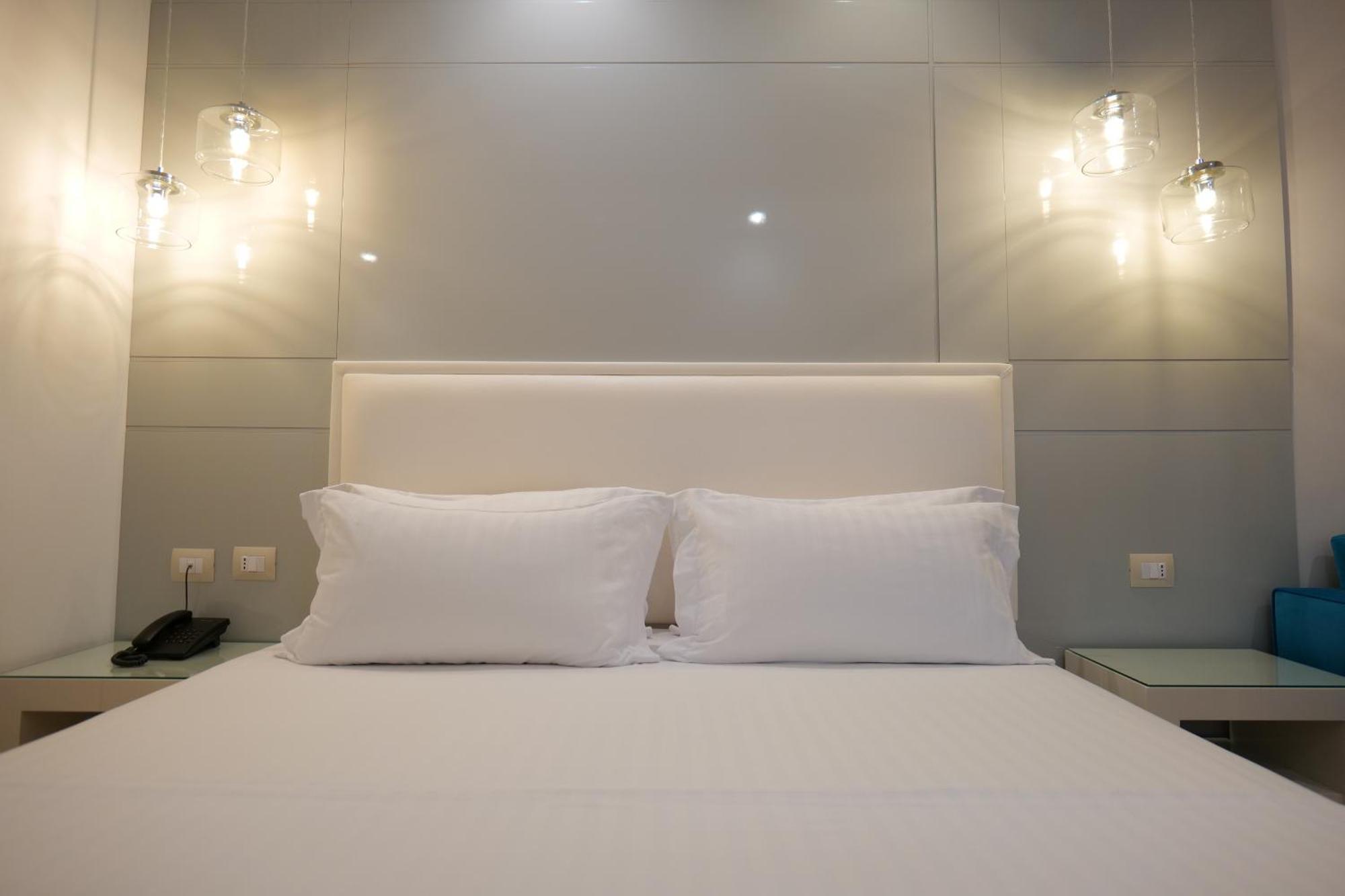 Hotel Luxury Ksamil Buitenkant foto